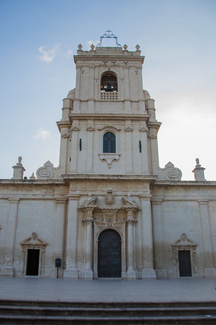 Avola